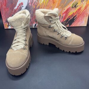 Steve Madden Reyen Platform Boot in Oatmeal Suede SZ7